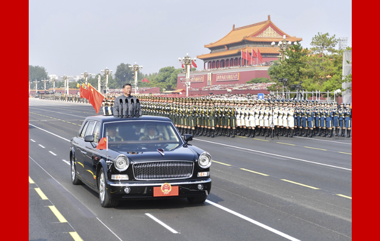 习近平检阅受阅部队