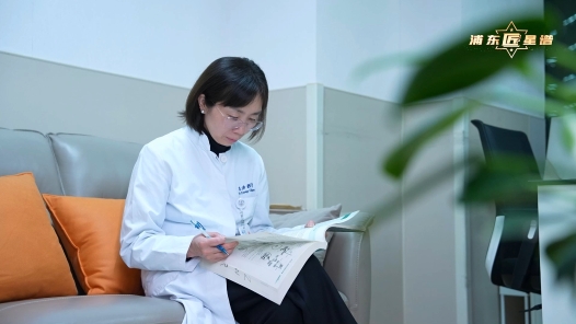 劳模故事·上海市巾帼建功标兵丨董春燕：以匠心守健康