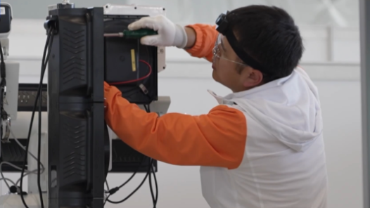 全国技能大赛炫“科技范儿” 机器人“管家”现场上岗