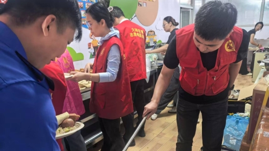 天津静海区工会开展“双节同庆 暖‘新’同行”爱心早餐配送活动