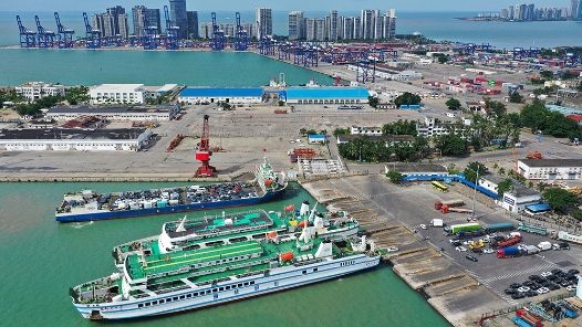 李强在政府工作报告中介绍，一年来持续加强政府建设，创新和完善社会治理