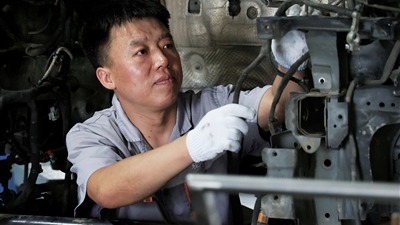 李海龙：扳手为笔书写不凡担当