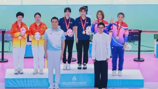 十五运会女子10米气手枪团体资格赛：上海队成绩超世界纪录