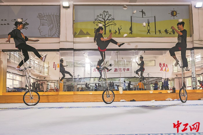 3171124_tpzz_1760690112078_b 3171124_tpzz_1760690112078_b