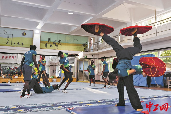 3171129_tpzz_1760683698261_b 3171129_tpzz_1760683698261_b