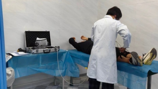 参加工会组织的体检后，“我”与心梗抢时间