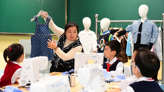 新华鲜报·“十四五”亮点｜输送5500万人才！中国建成规模最大且高质量教育体系