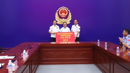 云南省总工会赴普洱市开展“暖边固防”专项慰问