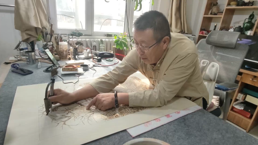 中国梦·大国工匠篇丨杨新平：匠心三十载，以烙为笔传承屯垦戍边情