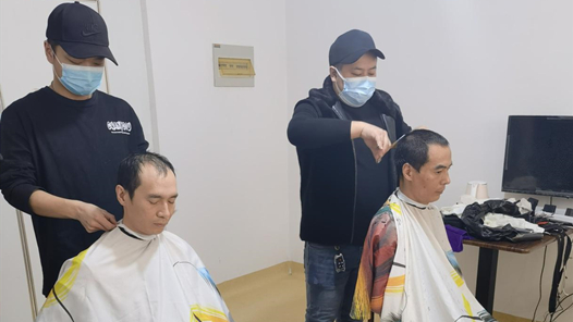 内蒙古呼和浩特市总工会驿站便民活动惠及60余名劳动者