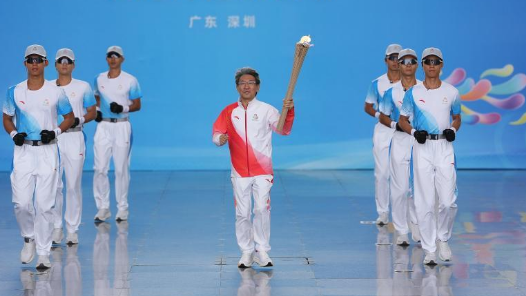 三地联动四城同传 全运会历史首次跨境火炬传递举行