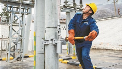 大国工匠丨周红亮：三十载用心守护“电力蜀道”