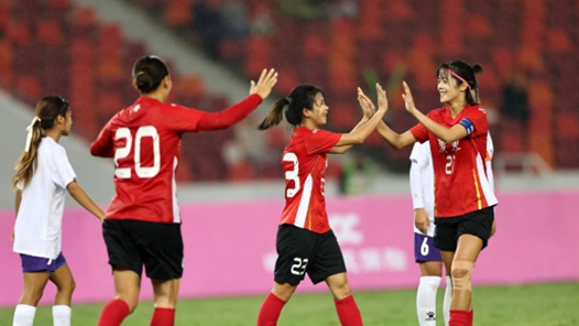 十五运会女足成年组开赛 广东队迎“开门红”