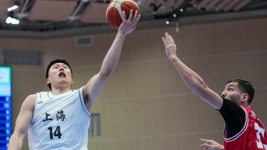 全运会男篮比赛：周琦和胡金秋“双塔”优势明显 争冠热门四川队大胜对手
