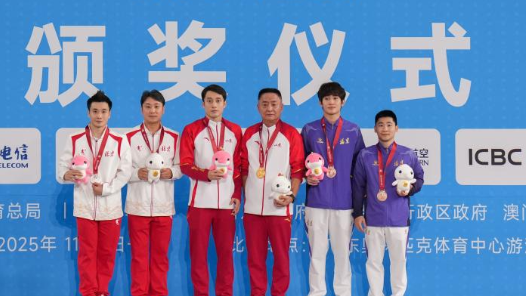 全运会跳水比赛：练俊杰称霸男子个人全能 李亚杰稳赢女子1米跳板