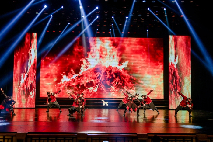 新巴尔虎右旗荣达矿业有限责任公司《传承》