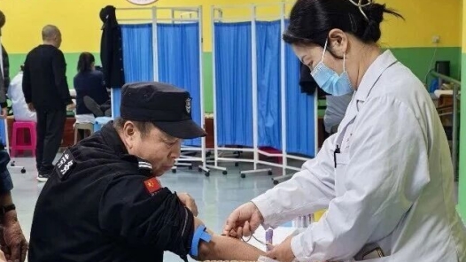 内蒙古土默特右旗总工会为新就业形态劳动者送上移动健康体检