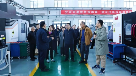 沉浸式“取经”！鄂尔多斯产改观摩团赴包头解锁产业工人培育“新密码”