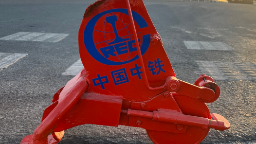 “公路裁缝”智解高速公路裂缝难题