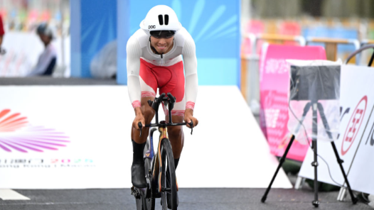 全运会首次跨境比赛举办 自行车赛上感受大湾区融合发展