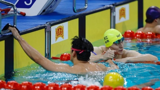 全运会游泳比赛：张展硕400米预赛第二 潘展乐孙杨同组竞速
