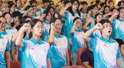 “小海豚”倾心护航十五运会