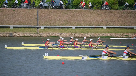 十五运开幕式后女子首金诞生 乘风破浪的姐姐“拼到最后一桨”