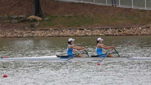全运会赛艇女子双人双桨上海队夺冠