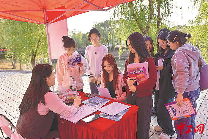 3202569_tpzz_1762874075400_b 3202569_tpzz_1762874075400_b