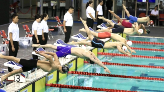 全运会赛场11日产生32枚金牌 游泳、举重项目多人取得突破