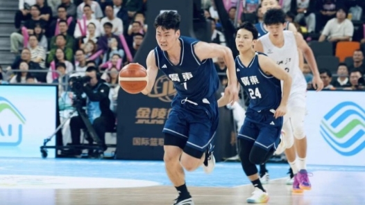 十五运会丨时隔十二年广东男篮再登顶：同心共搏，铸就冠军