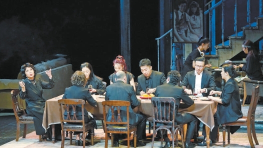 “不能有话剧腔也不能像电视剧”