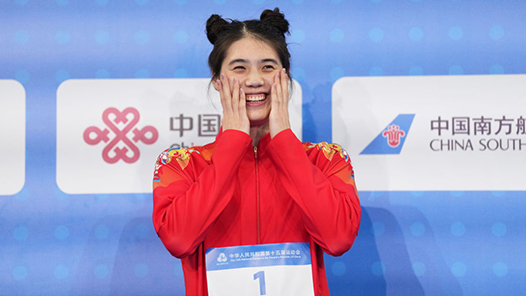 全运会｜张雨霏，又见丸子头
