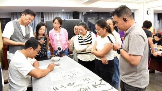 云南省红河州以精准服务点亮职工幸福路