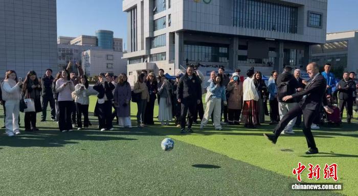 e9981691-794c-41fc-aee8-fdb4af1a02c3_zsite