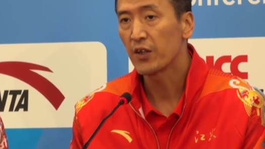 江苏女排教练施海荣：队员们表现非常出色