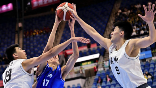 全运会 | U22男篮半决赛：山东队下起“三分雨” 广东队筑起“金钟罩”