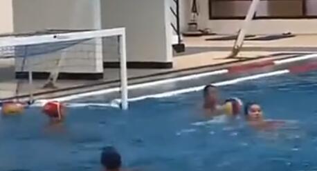 秒懂全运｜在游泳池里打球，是什么体验？