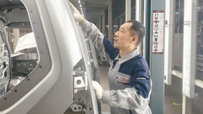 谭海波：焊花淬匠心 薪火永相传