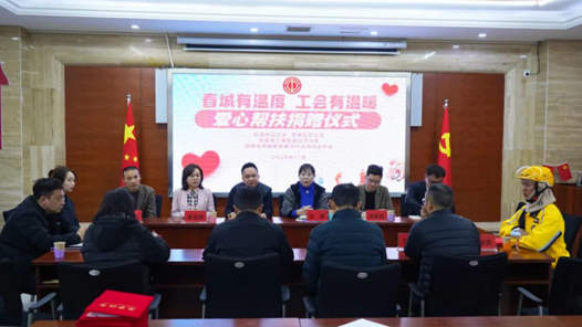 娘家人暖心事｜“娘家人”温暖了背着女儿跑单的他