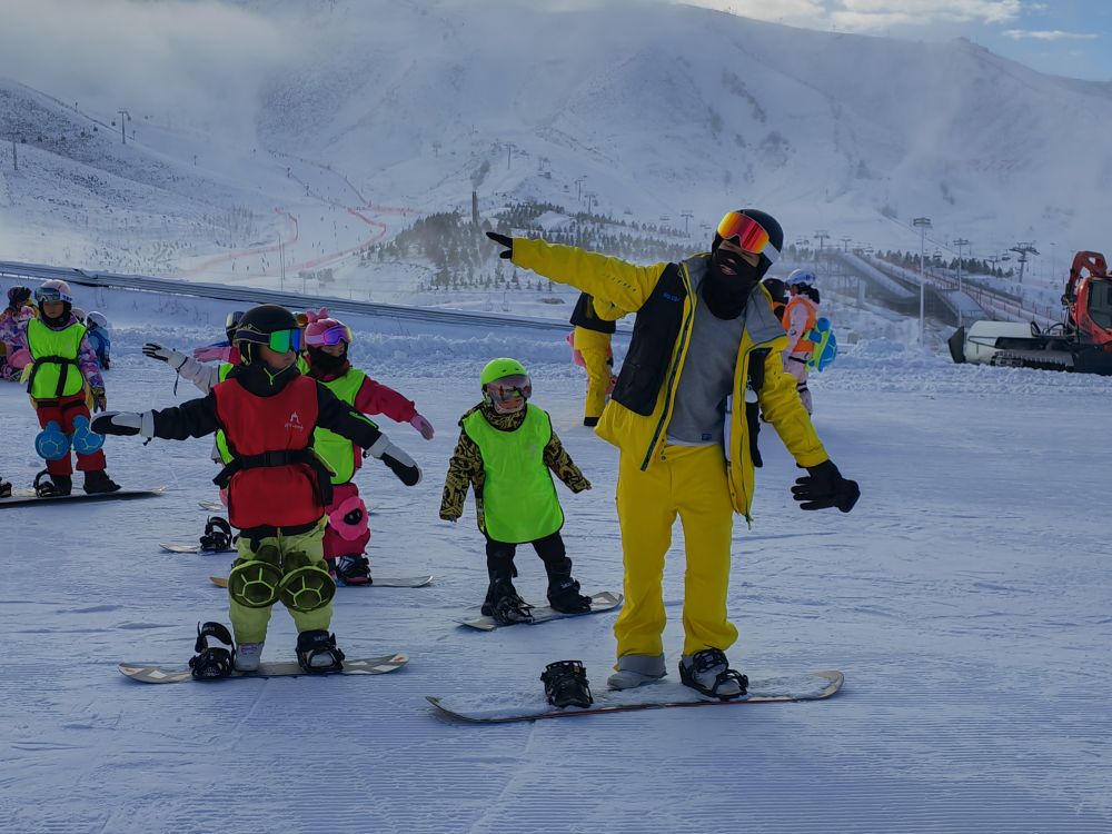 雪假 冰雪运动 体育 学生2