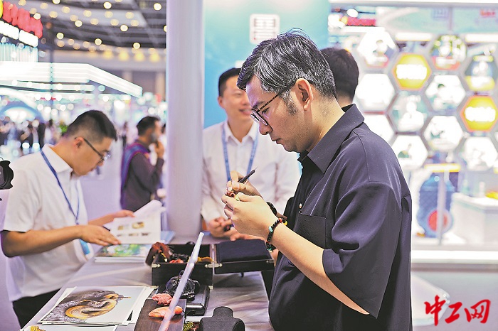 3211110_tpzz_1765350801078_b 3211110_tpzz_1765350801078_b