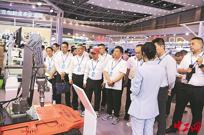 3211115_tpzz_1765349791449_b 3211115_tpzz_1765349791449_b