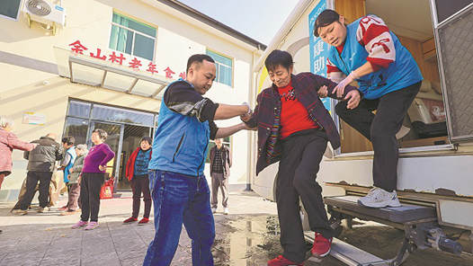 公益助浴车送“暖”到门前