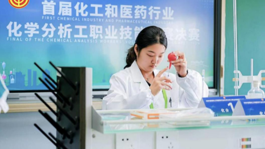 秦亚宁：在毫厘之间炼就新时代工匠精神