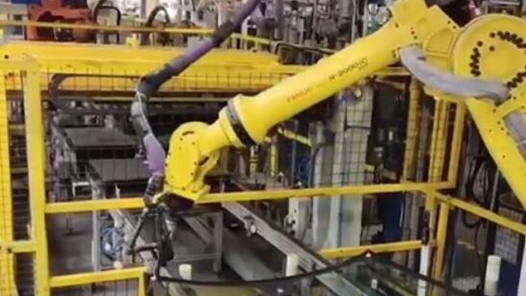 70个民企产业项目在福州集中签约 总投资逾千亿元