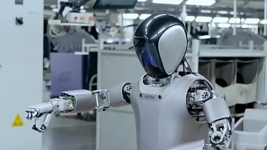 学习贯彻四中全会精神·一线见闻｜拓宽应用场景 加快培育新质生产力