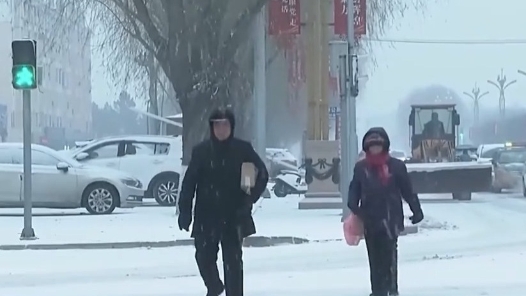 朝“问”健康｜雪天出行易摔倒怎么办？防滑“企鹅步”学起来