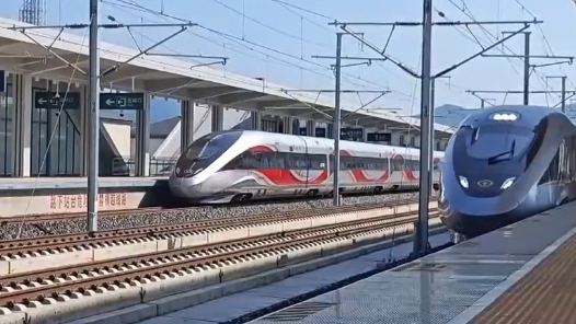 1至11月全国铁路发送旅客42.8亿人次