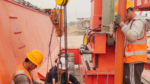 “7字神器”让槽型运梁车换胎效率翻倍